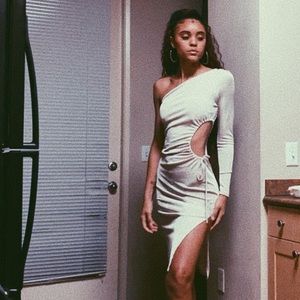 Woman’s FOREVER 21 Dress